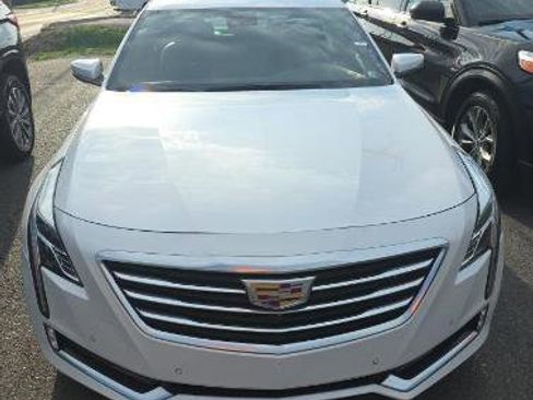 Used 2018 Cadillac CT6 Luxury image 2