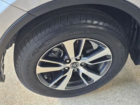 Used 2018 Toyota RAV4 XLE w/ Plus Extra Value Package image 50