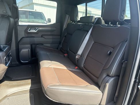 New 2026 GMC Sierra 1500 Denali w/ Denali Reserve Package AWD/4WD image 19