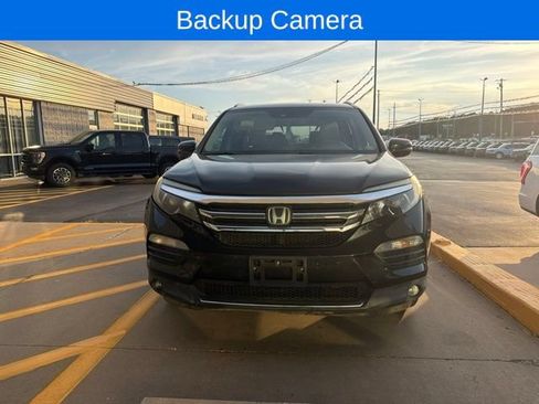 Used 2018 Honda Pilot Touring image 2