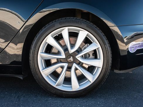 Used 2018 Tesla Model 3 Long Range image 33
