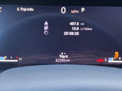 Used 2023 Jeep Grand Cherokee Laredo image 30