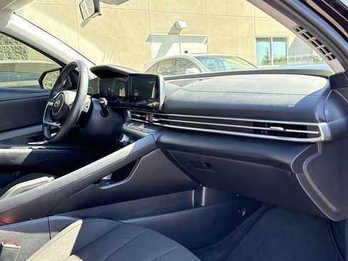 Used 2024 Hyundai Elantra SEL image 20