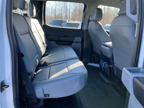 New 2026 Ford F250 XL w/ FX4 Off-Road Package image 13