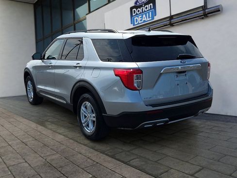 Certified 2023 Ford Explorer XLT w/ Equipment Group 202A AWD/4WD image 5