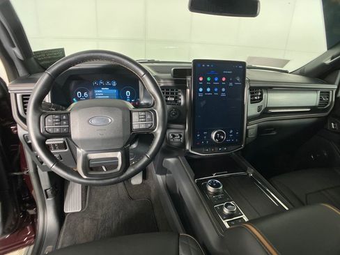 Certified 2023 Ford Expedition Platinum image 8