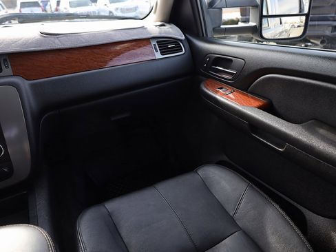 Used 2008 GMC Sierra 2500 SLT w/ Z71 Off-Road Package image 20