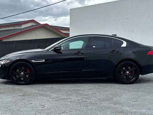 Used 2017 Jaguar XE Premium RWD image 6