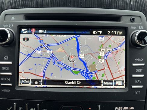 Used 2016 Chevrolet Traverse LTZ FWD image 16