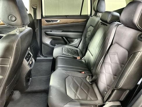 Used 2024 Volkswagen Atlas SE image 23