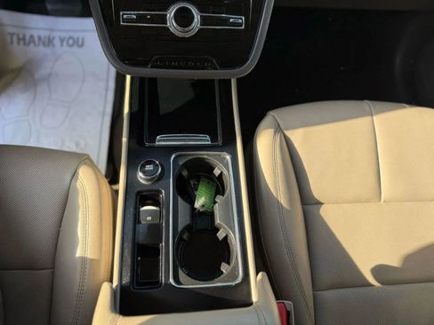 Used 2022 Lincoln Corsair AWD w/ Equipment Group 101A image 28