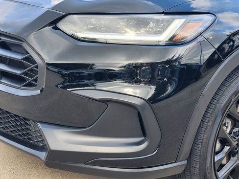 Used 2025 Honda HR-V Sport image 9