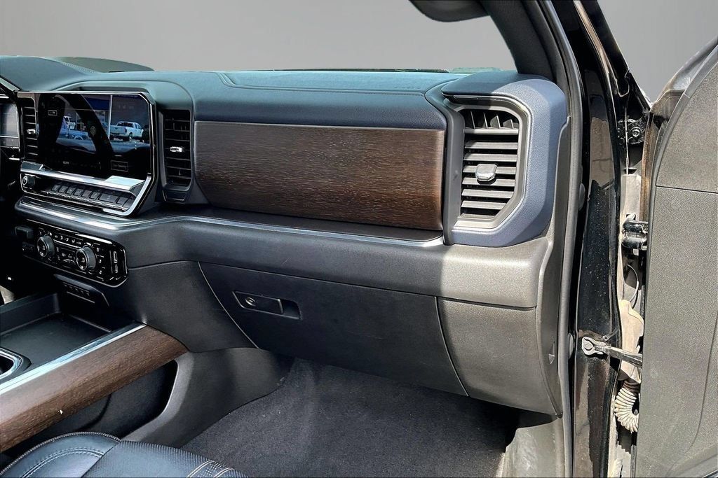 Used 2024 Chevrolet Silverado 3500 High Country w/ Technology Package AWD/4WD image 27