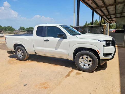 Used 2026 Nissan Frontier S RWD image 2