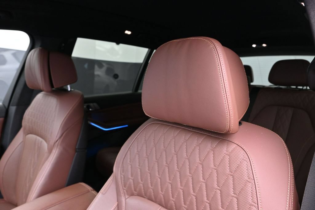 Used 2023 BMW X7 M60i w/ Executive Package AWD/4WD image 14