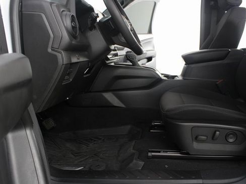 Used 2024 Chevrolet Colorado Trail Boss w/ Technology Package image 16