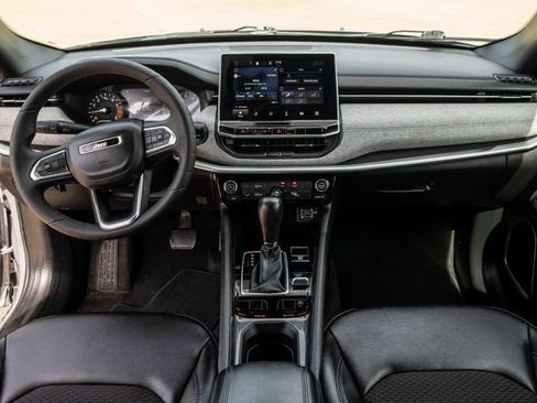 Used 2021 Jeep Grand Cherokee L Limited AWD/4WD image 8