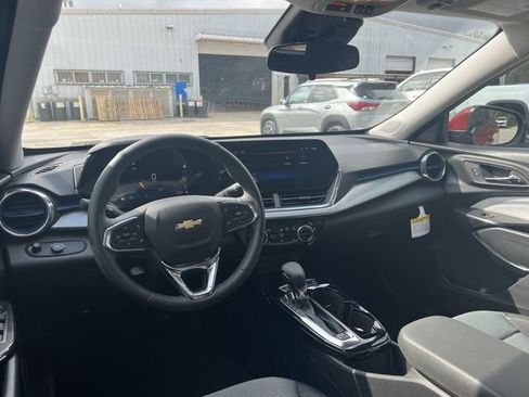 Certified 2026 Chevrolet Trax LT w/ Driver Confidence Package image 10