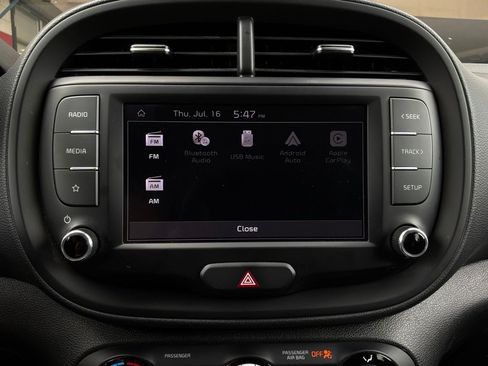 Used 2025 Kia Soul LX w/ LX Technology Package FWD image 28