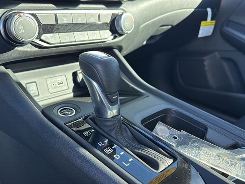 Used 2025 Nissan Sentra S image 24