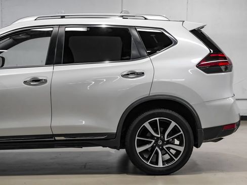 Used 2018 Nissan Rogue SL w/ Premium Package AWD/4WD image 18