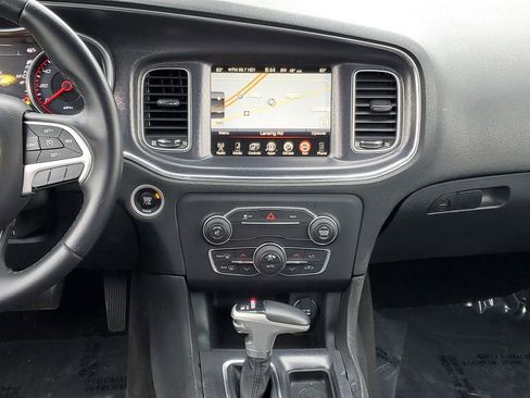 Used 2015 Dodge Charger SXT RWD image 28
