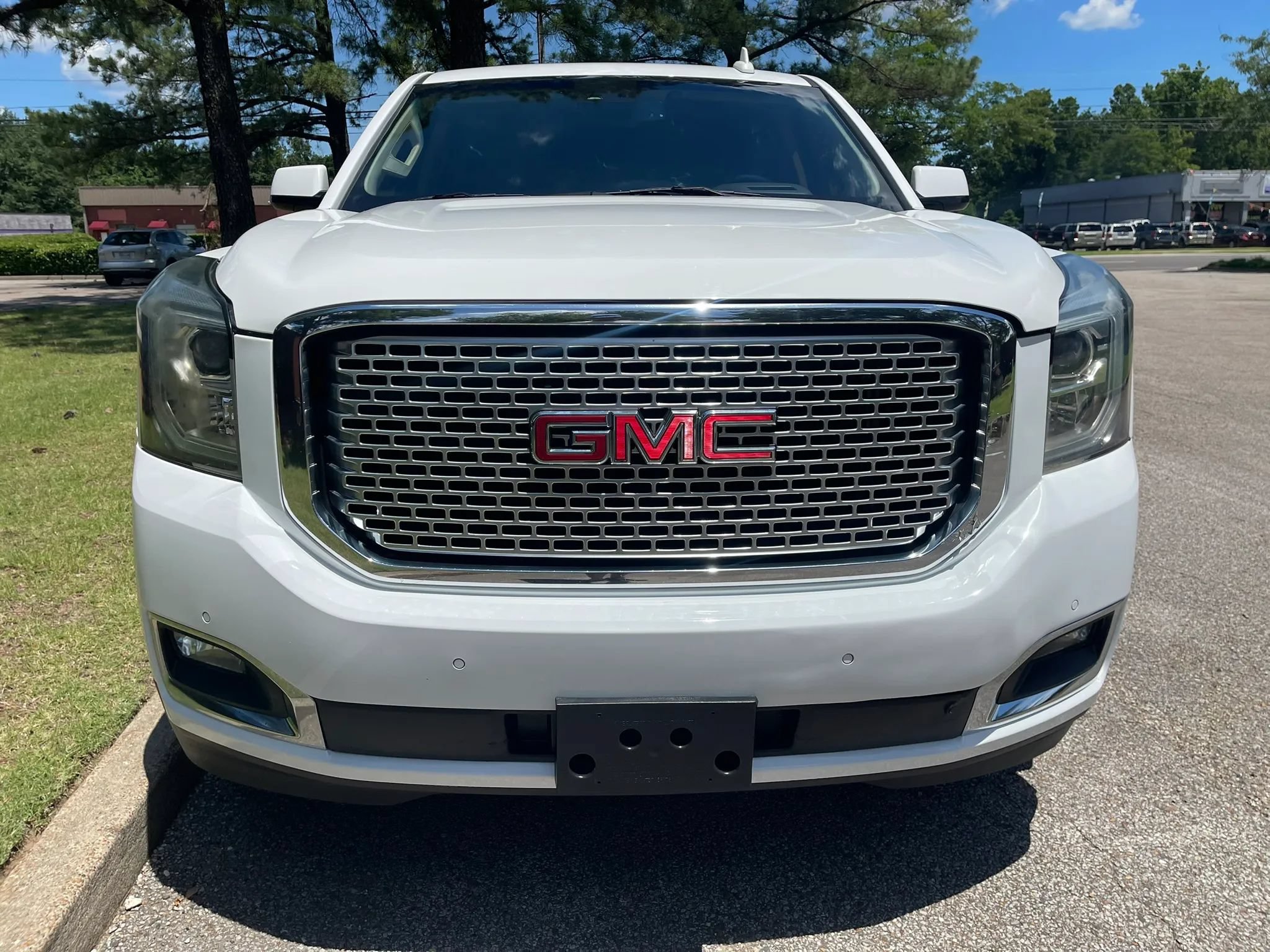 Used 2017 GMC Yukon Denali w/ Open Road Package AWD/4WD image 8