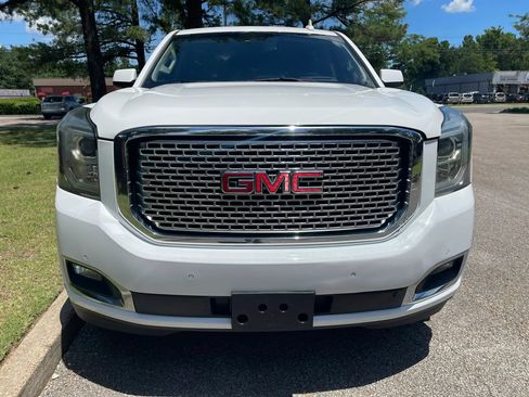 Used 2017 GMC Yukon Denali w/ Open Road Package AWD/4WD image 8