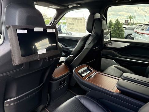 New 2025 Lincoln Navigator L Black Label image 15