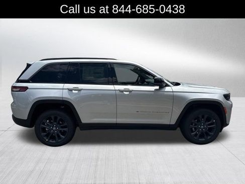 New 2026 Jeep Grand Cherokee Limited AWD/4WD image 4
