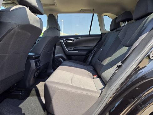 Used 2025 Toyota RAV4 XLE w/ Convenience Package FWD image 30