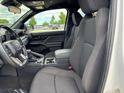 Used 2025 Toyota 4Runner SR5 RWD image 24
