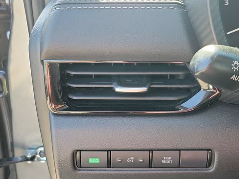 Used 2025 Nissan Sentra SV FWD image 30