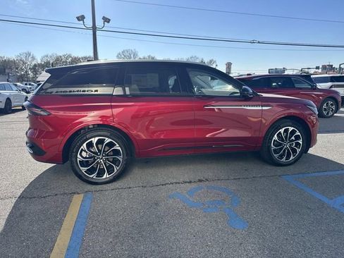 New 2026 Lincoln Nautilus Reserve image 3