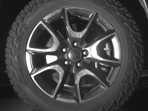 Used 2025 Jeep Compass Trailhawk AWD/4WD image 13