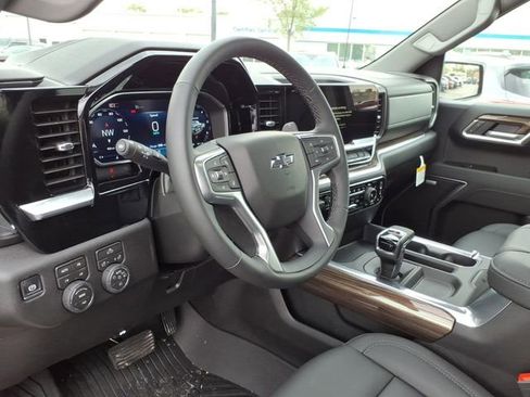 New 2026 Chevrolet Silverado 1500 RST w/ Z71 Off-Road Package AWD/4WD image 5