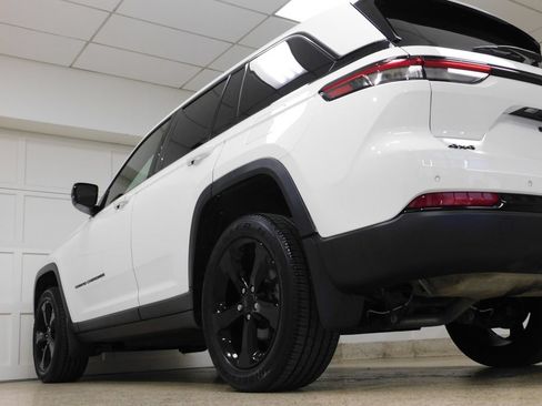 Used 2023 Jeep Grand Cherokee Altitude AWD/4WD image 66