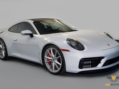 Used 2024 Porsche 911 Carrera GTS image 2