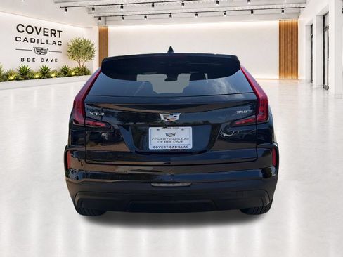 Used 2024 Cadillac XT4 Luxury w/ Cold Weather Package FWD image 12