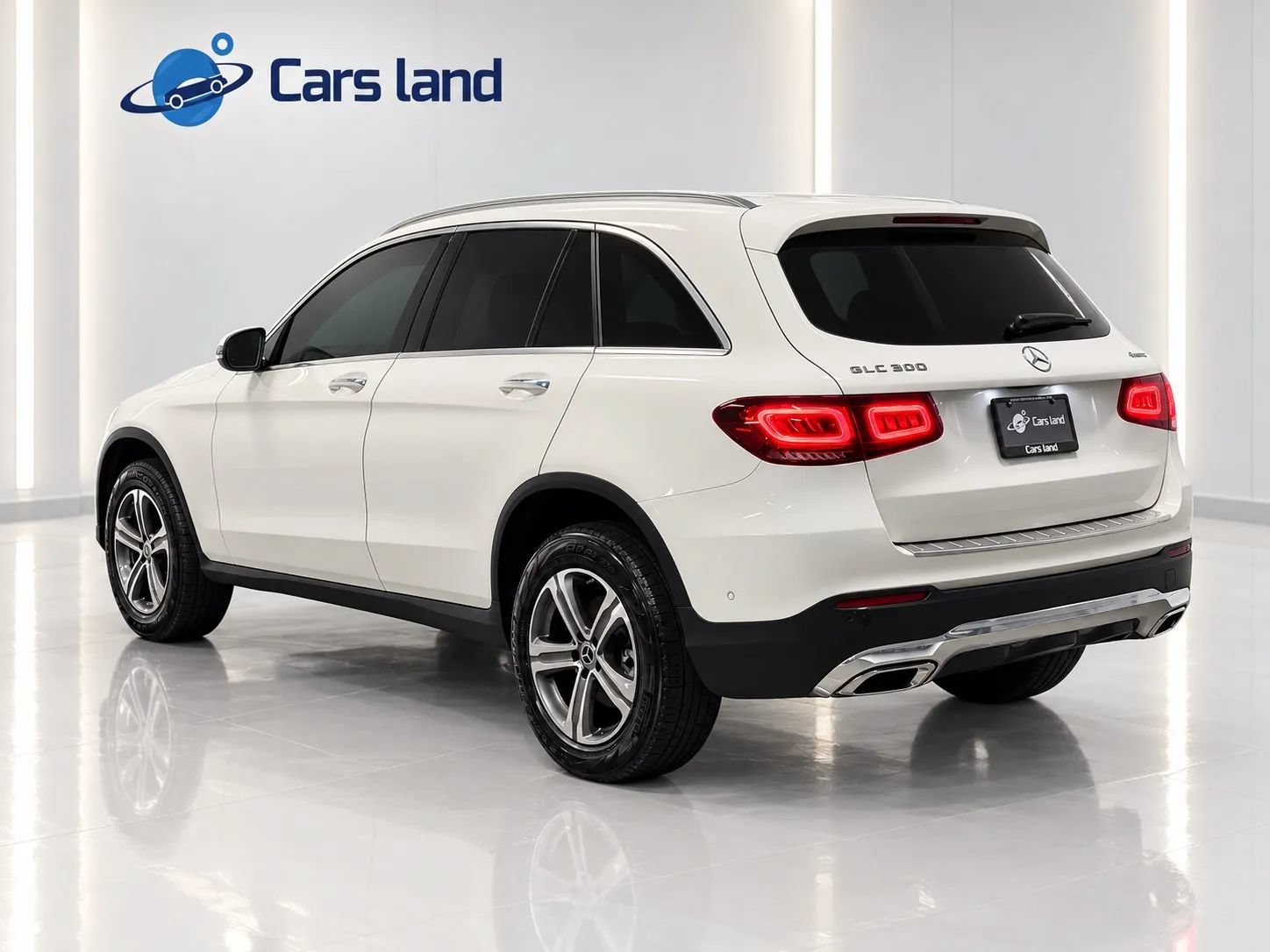 Used 2021 Mercedes-Benz GLC 300 4MATIC w/ Premium Package image 5