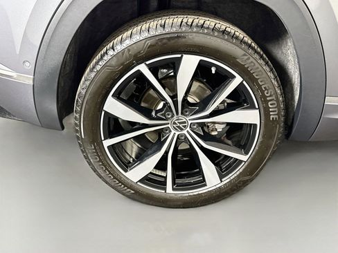 Used 2025 Volkswagen Atlas Cross Sport SEL Premium R-Line AWD/4WD image 33