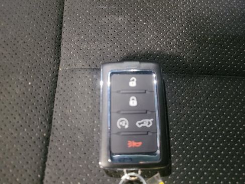 Used 2023 Jeep Grand Cherokee Altitude AWD/4WD image 32