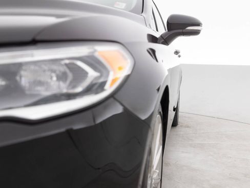 Used 2017 Ford Fusion Platinum AWD/4WD image 12