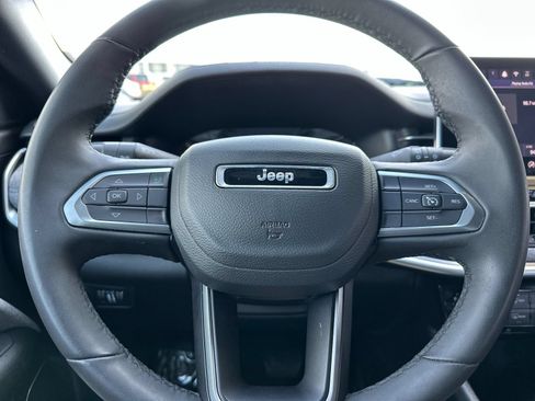 Used 2024 Jeep Compass Latitude AWD/4WD image 22