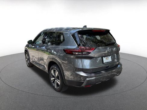 Used 2026 Nissan Rogue SL FWD image 5