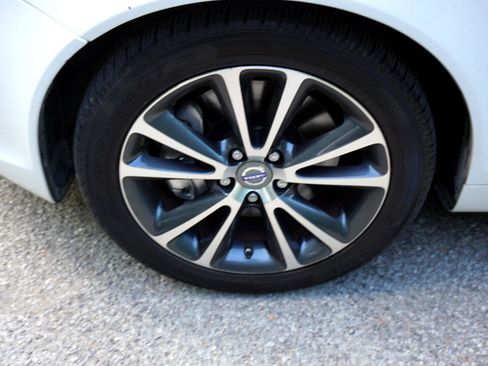 Used 2011 Volvo C70 T5 image 9