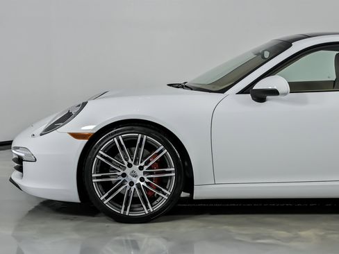 Used 2015 Porsche 911 Carrera S image 7