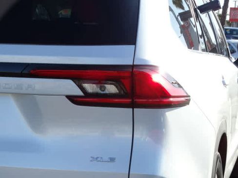 Used 2024 Toyota Grand Highlander XLE image 15