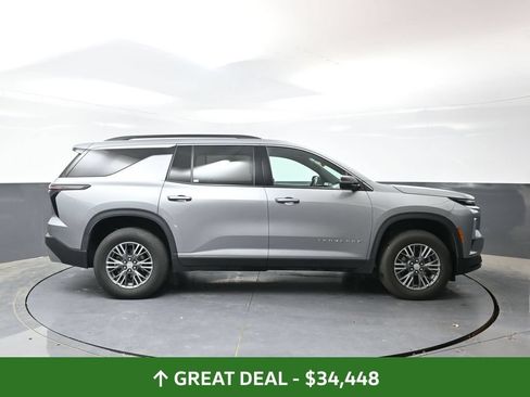 Used 2024 Chevrolet Traverse LT AWD/4WD image 4