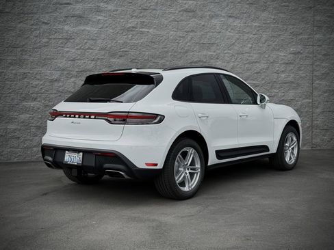 Used 2025 Porsche Macan image 10